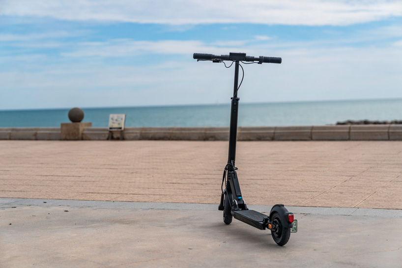 mercedes-benz introduces eScooter, a 500W full-suspencion electric scooter