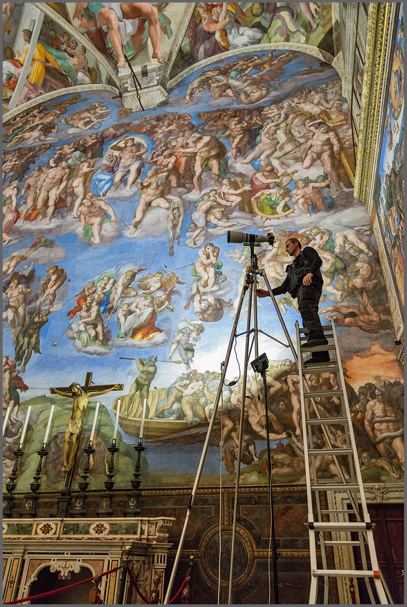 this sistine chapel book features iconic frescoes in 1:1 scale and costs USD$22,000