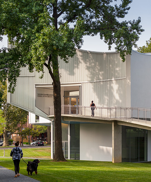 steven holl architects opens 'winter visual arts building' at franklin & marshall college