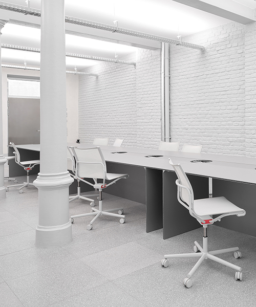 WAGNER D2 furniture system enables you to create your perfect office