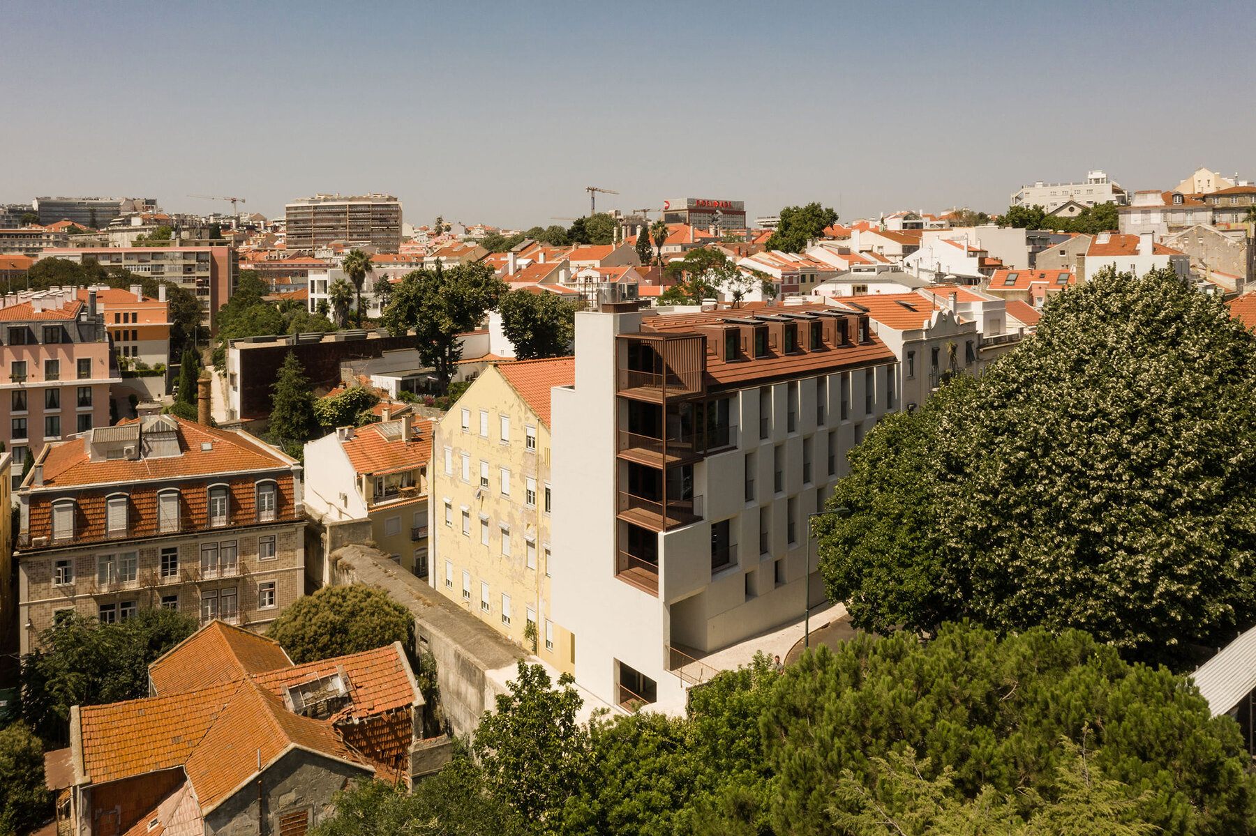 antonio-costa-lima-arquitectos-aqueduct-lisbon-portugal-designboom-012