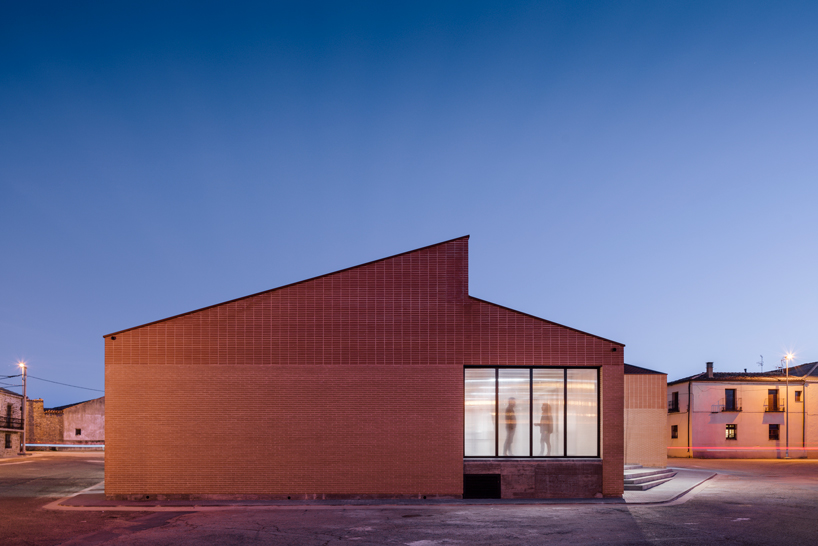 BIZNA estudio designs a brick-faced meeting place for a village in spain designboom
