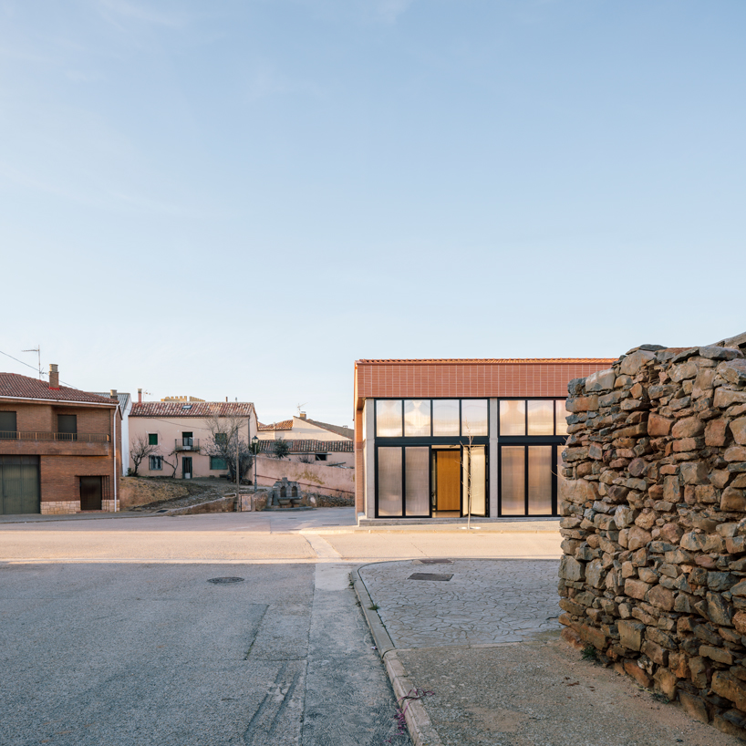 BIZNA estudio designs a brick-faced meeting place for a village in spain designboom