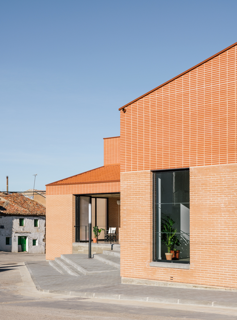 BIZNA estudio designs a brick-faced meeting place for a village in spain designboom