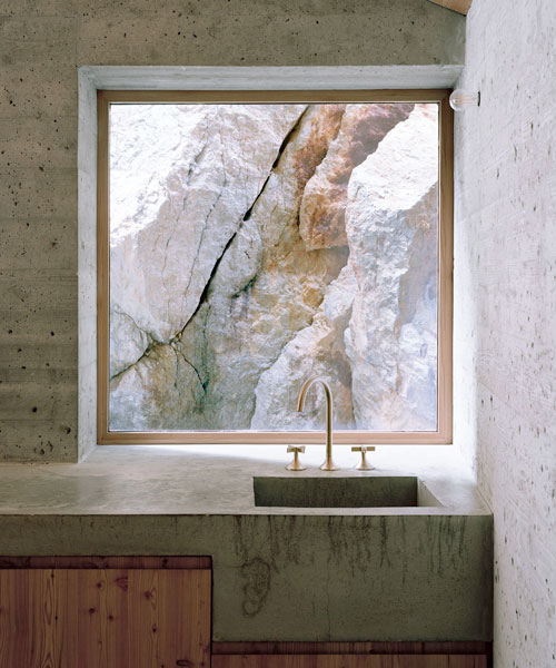 looming boulders guide the transformation of deschenaux follonier's 'lù chatarme'