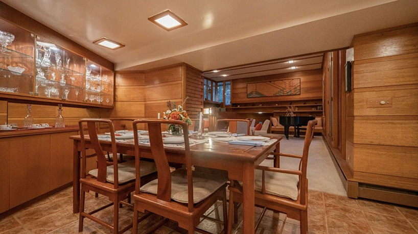 frank lloyd wright's armstrong dune house in indiana on sale for $1.2M
