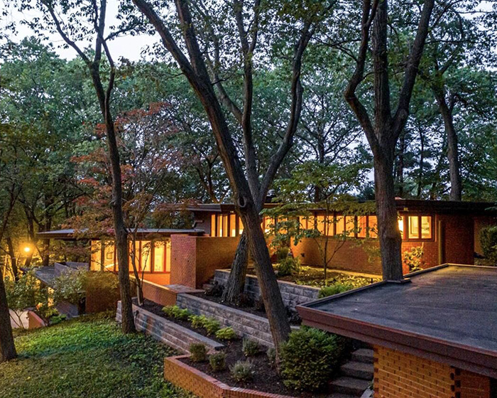 frank lloyd wright's armstrong dune house in indiana on sale for $1.2M