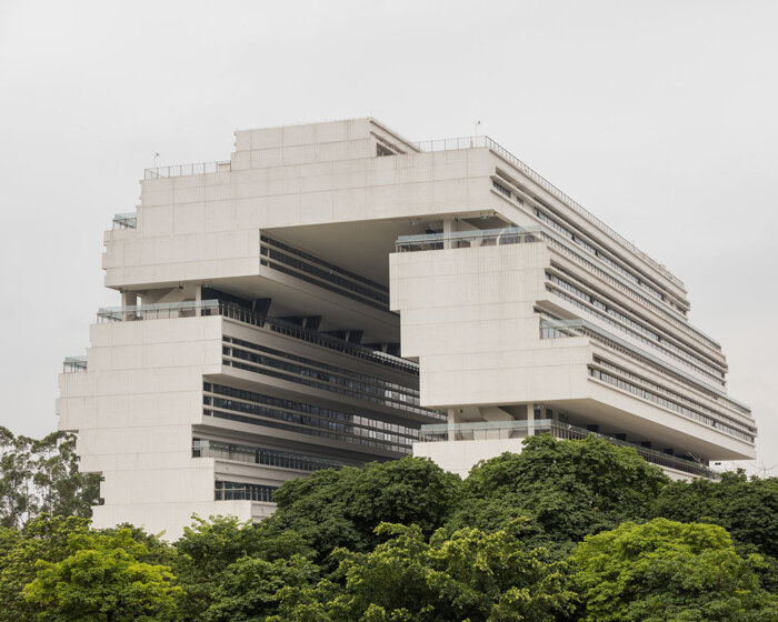 herzog & de meuron's SUMC building rises monumentally over shantou university campus