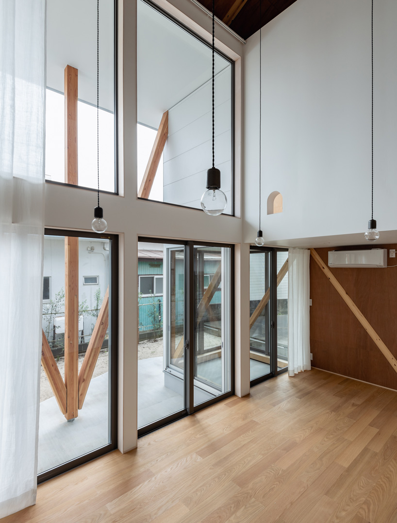 'house shazai' by nevertheless/yusuke sagawa mediates between opposing scales in japan