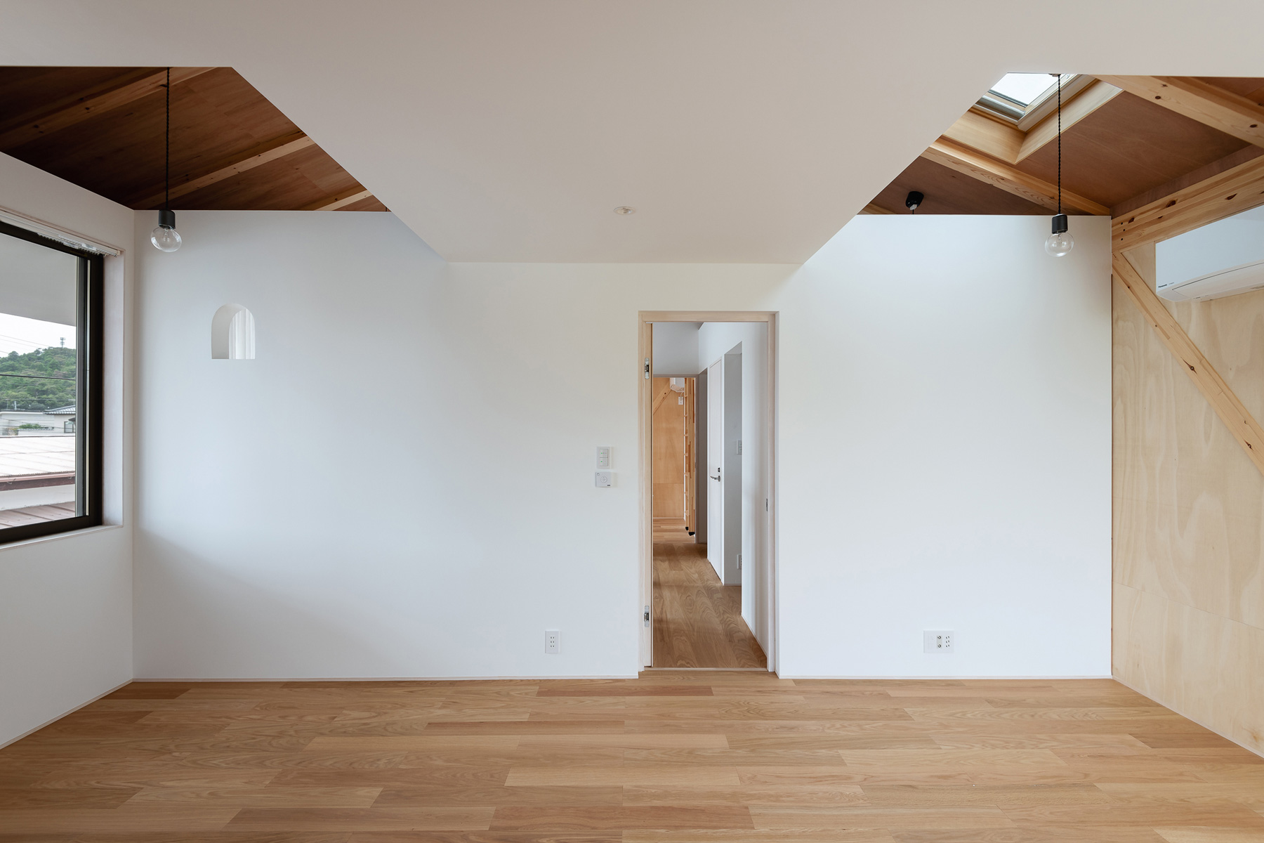 'house shazai' by nevertheless/yusuke sagawa mediates between opposing scales in japan