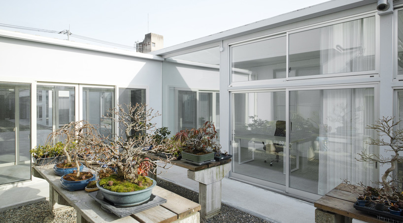 keisuke hatakenaka adds office + greenhouse to minimal residence in japan