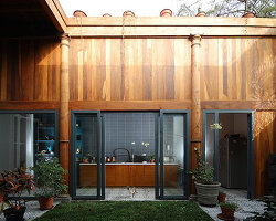 méctamo renovates 1900 house with private central patio in lima, peru