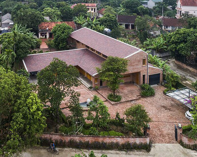 NH village uses local 'xoan' wood to complete peaceful family house in rural vietnam