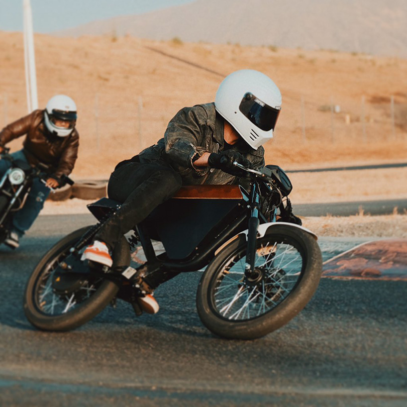 ONYX updates RCR retro electric motorcycle with 200km of autonomy + 5 ...