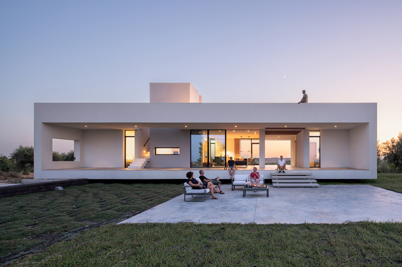 studio nuy van noort inserts holiday villa in the midst of sicily's rolling hills and olive groves