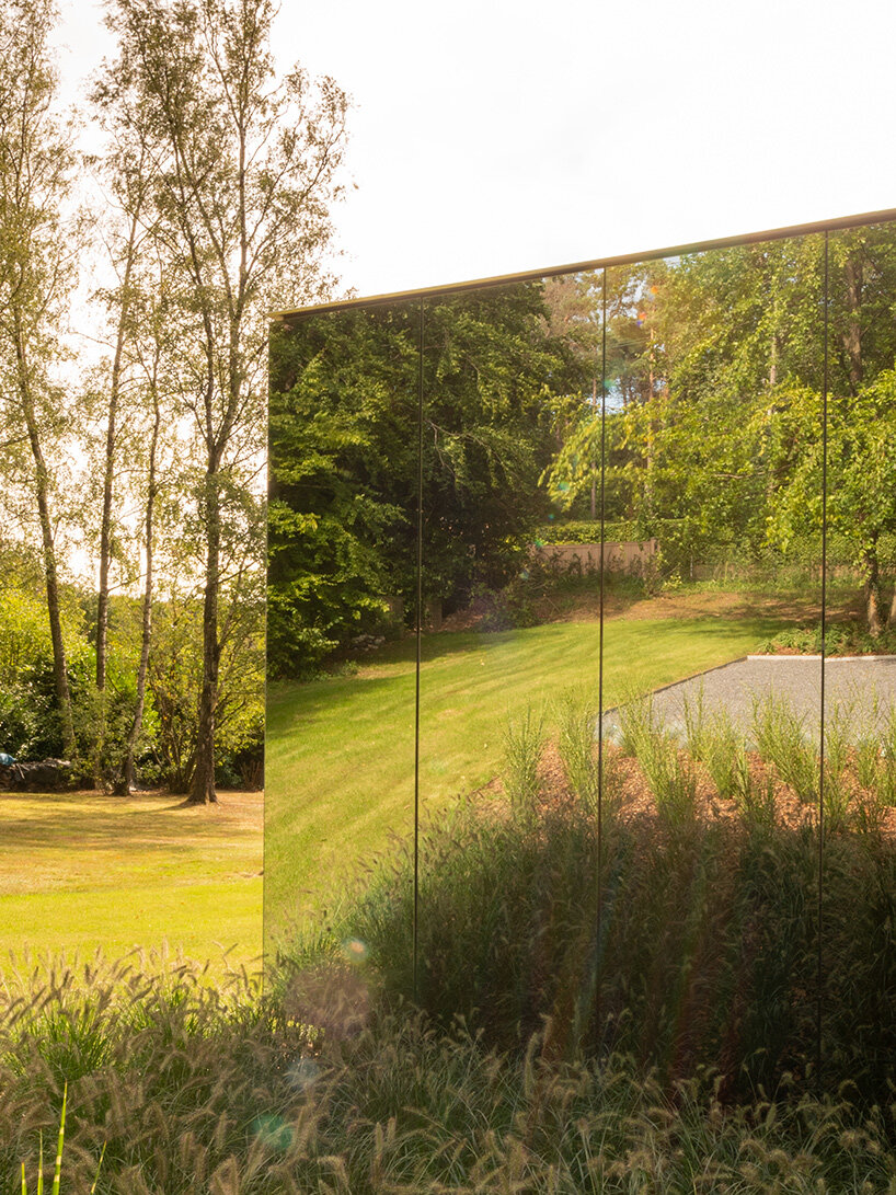 MIA architecture mirror