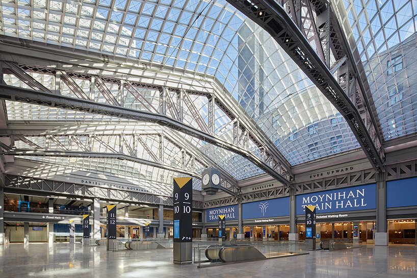 https://static.designboom.com/wp-content/uploads/2020/12/SOM-moynihan-train-hall-new-york-penn-station-designboom-05.jpg