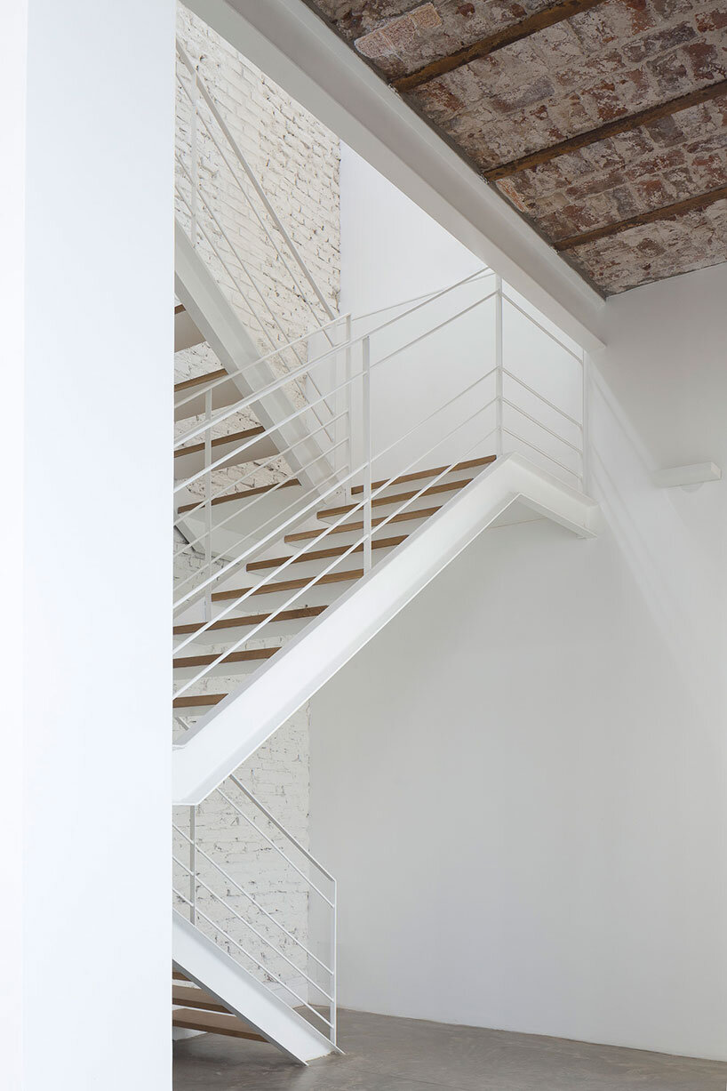 lightweight rib envelope clads patio in buenos aires residence by BHY arquitectos