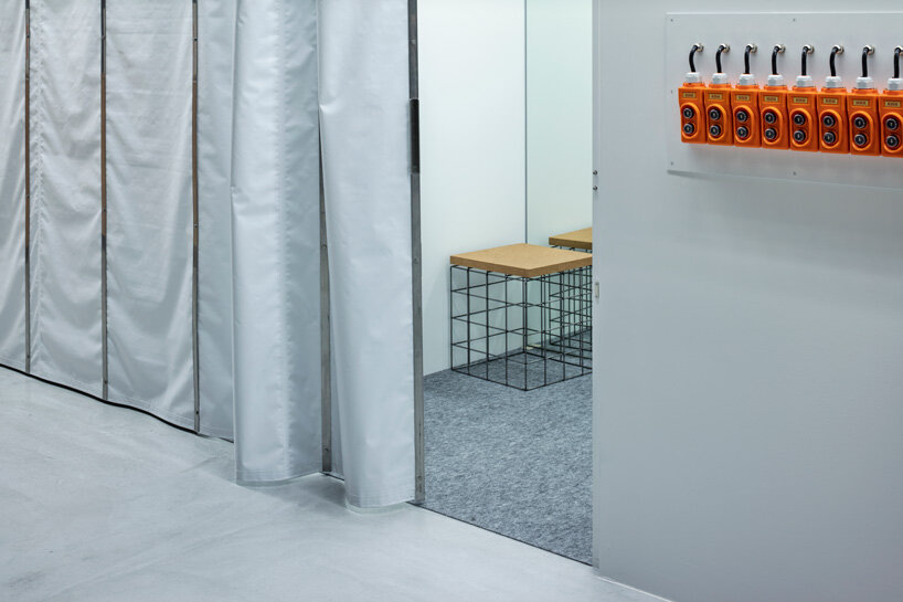 schemata architects descente blanc store in sapporo