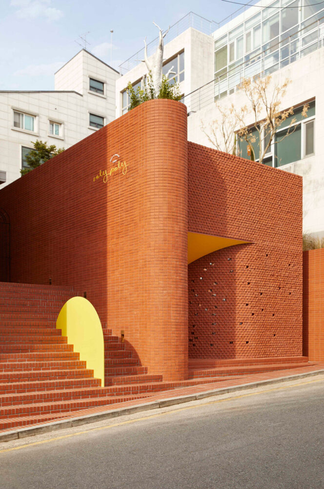 studiovase completes roly poly restaurant with patterned brickwork in seoul