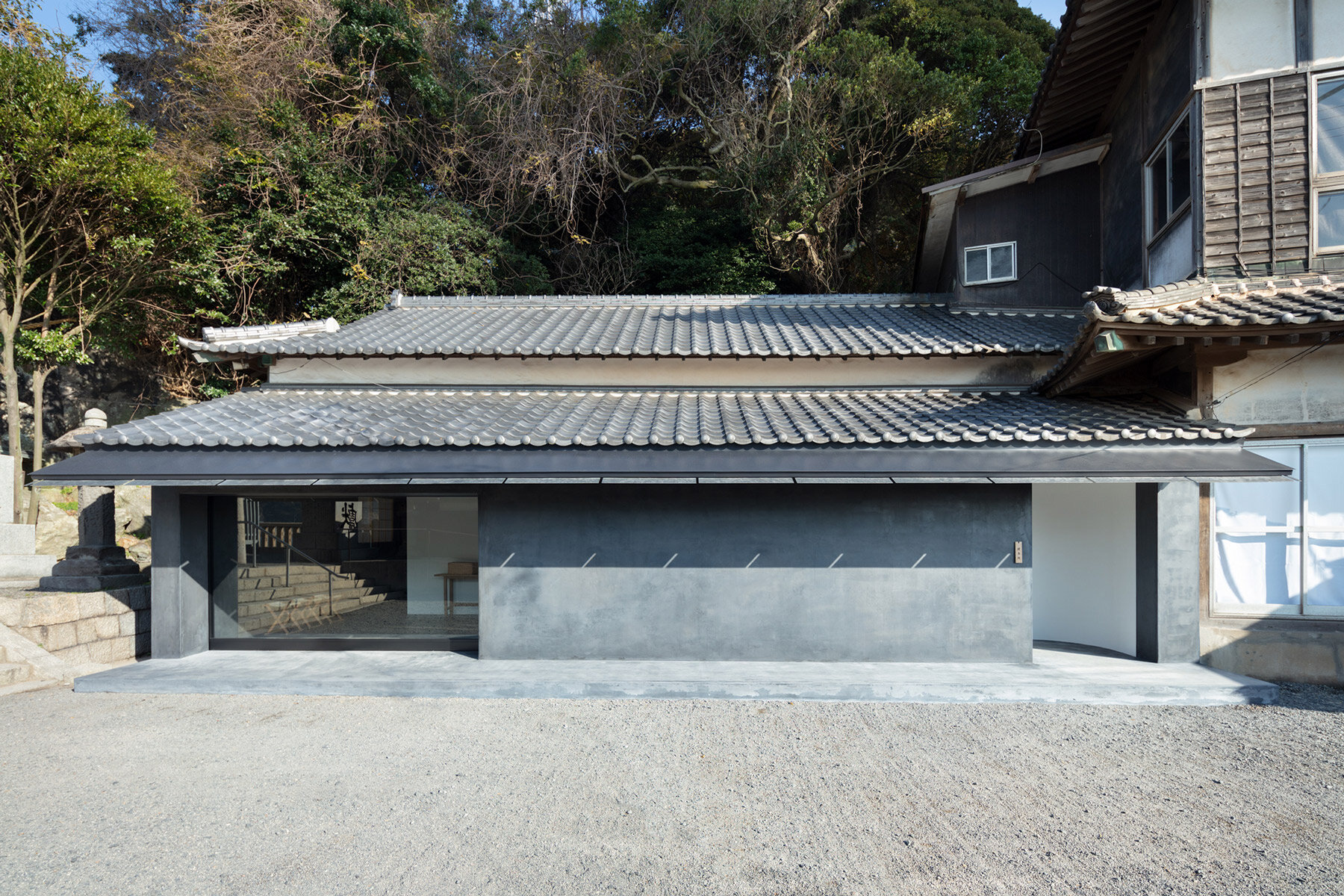 ABOUT-mekari-shrine-fukuoka-japan-designboom-1800b