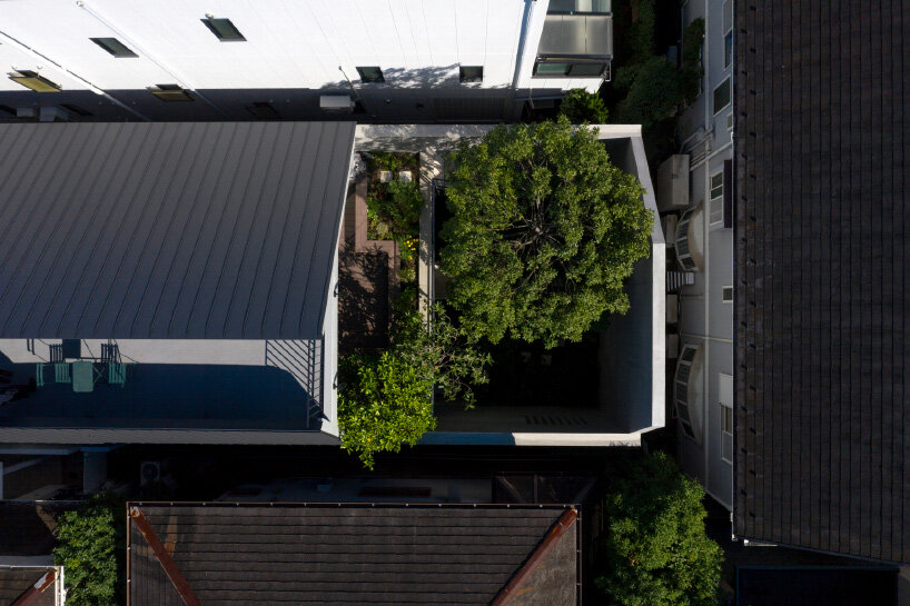 IKAWAYA architects concrete shell