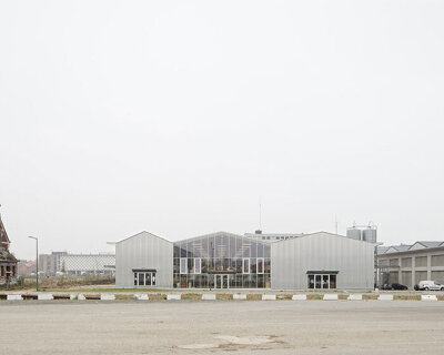 brewery by générale assemblée d'architectes opens towards the streets of brussels