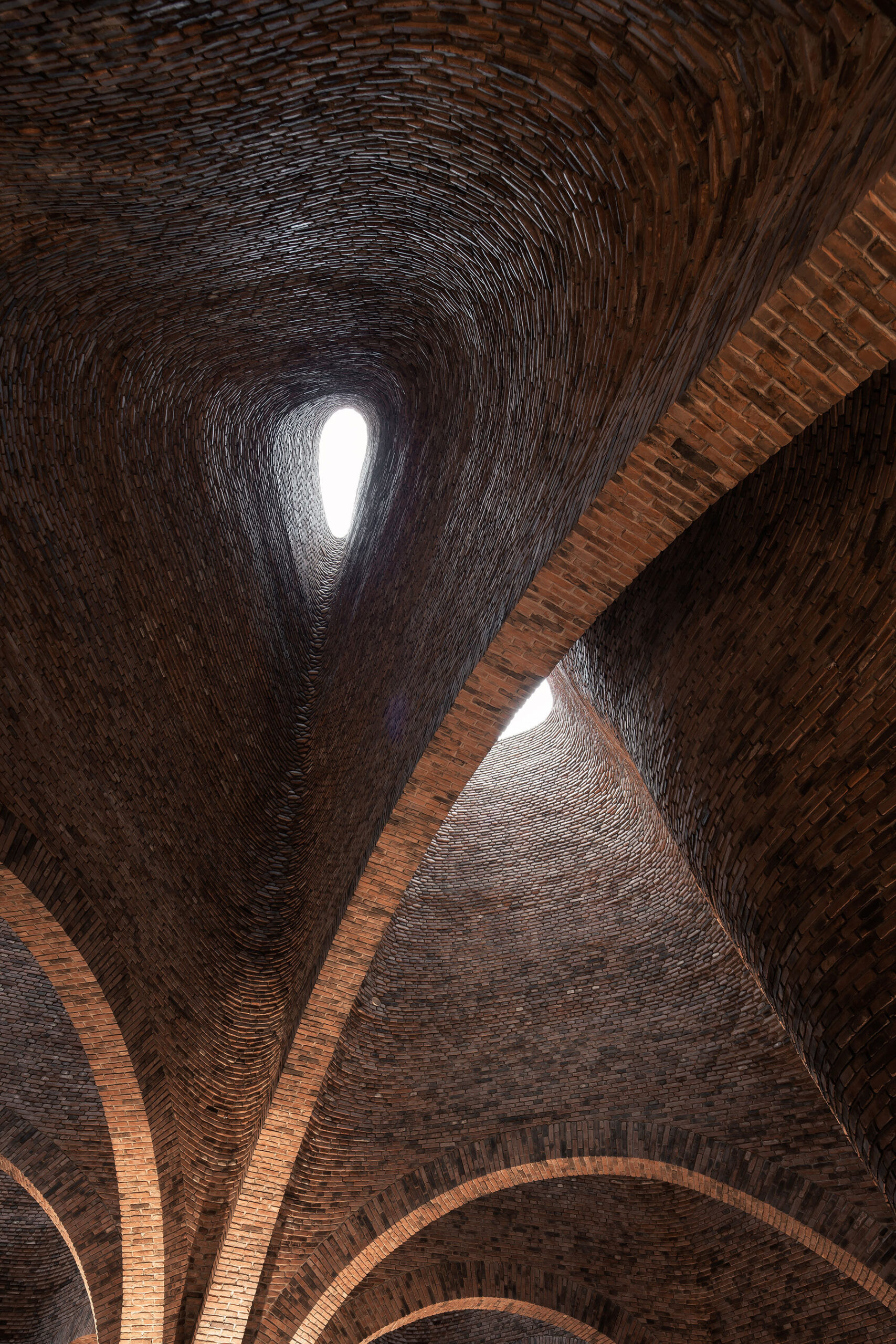 ccd-50-cloud-restaurant-undulating-red-brick-china-designboom-full-width