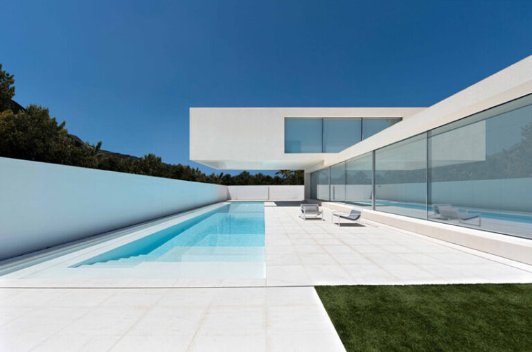 fran silvestre stacks cantilevering volumes with 'house of sand'