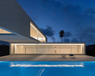 fran silvestre arquitectos stacks cantilevering volumes with its 'house of sand'