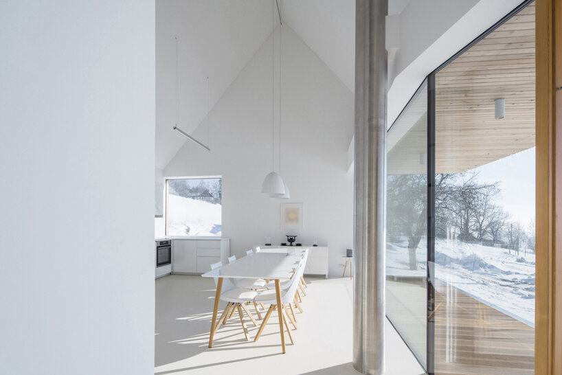 fránek architects embeds a timber-clad house into czech mountains designboom