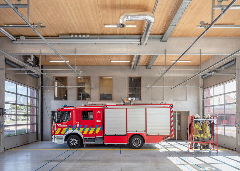red bricks clad this fire station in antwerp by happel cornelisse verhoeven designboom