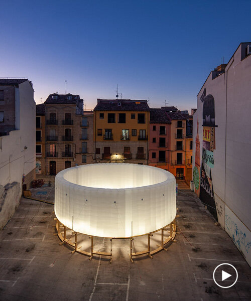 KOGAA's 'circo aéreo' is an inflatable, ring-shaped installation for empty urban spaces