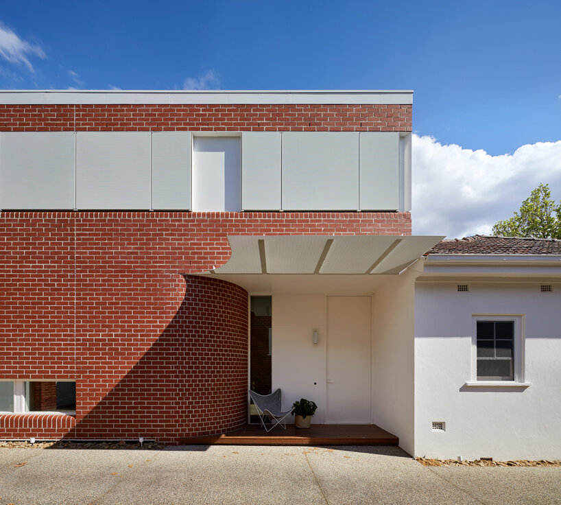 mihaly slocombe reimagines art deco with this melbourne house renovation designboom