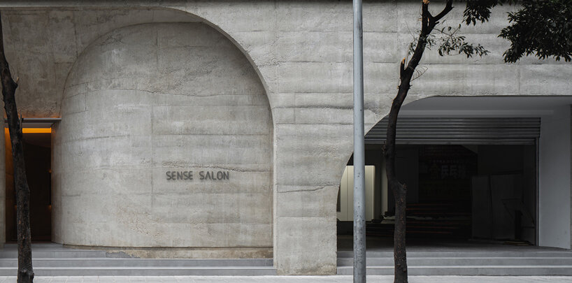 MOJO STUDIO puts a huge boulder at the center of this salon refurb in chengdu