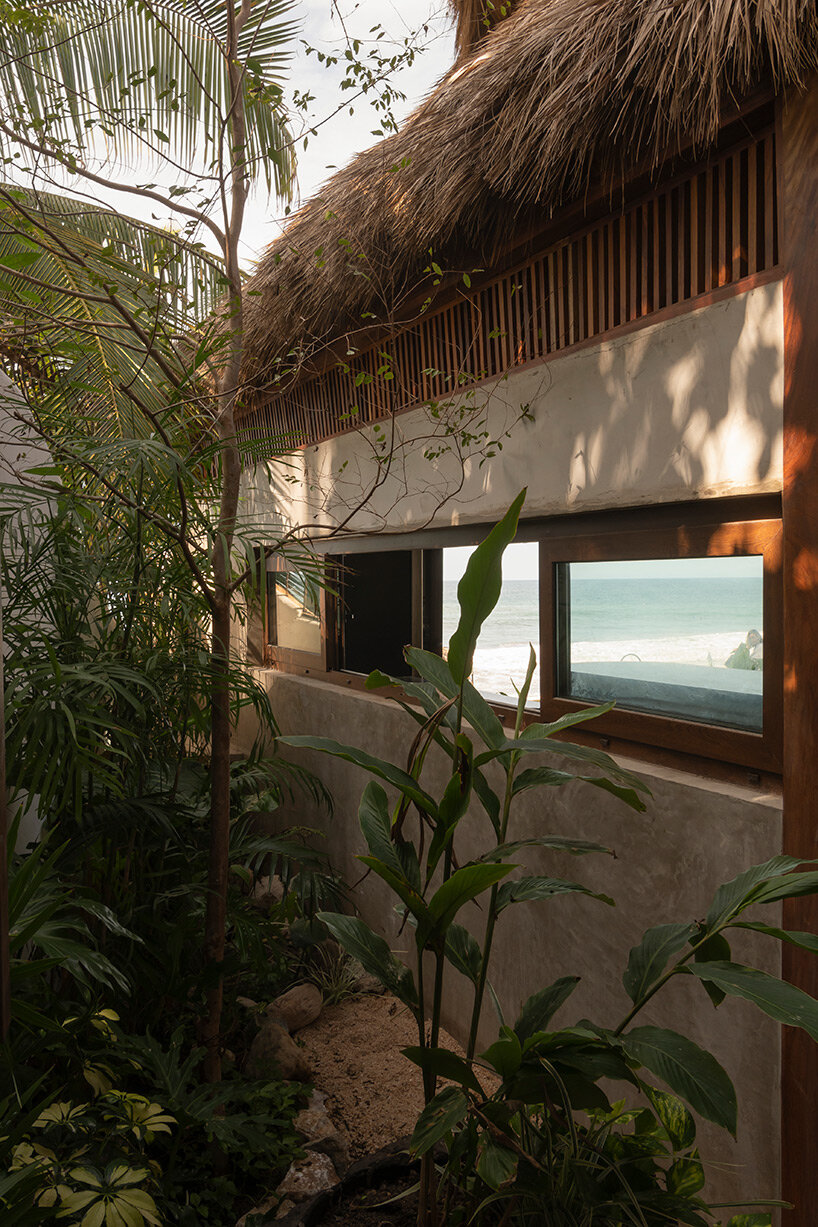 PALMA renovates and extends 'mirlo', a waterfront property on mexico's pacific coast