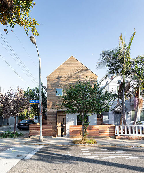 saez pedraja & CALMA reinterpret california cottage with contemporary beach house in santa monica