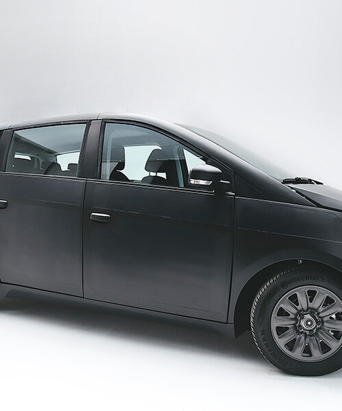 sono motors covers the sion with solar panels on all straight + curved exterior parts