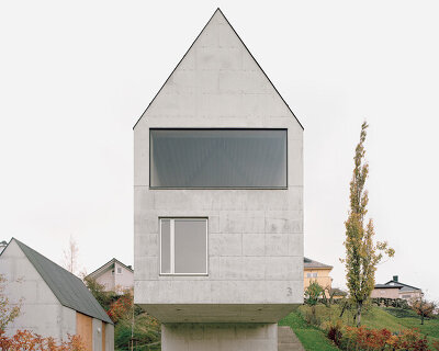 trodahl arkitekter's 'alexander kielland house' celebrates its rainy norwegian context
