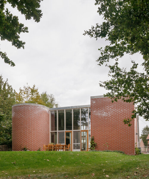 BLAF architecten clusters geometric brick volumes to form its fmM house in belgium