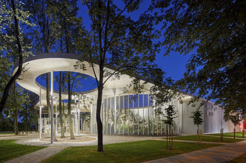 balčytis studija tops vilkaviškis bus station in lithuania with ...