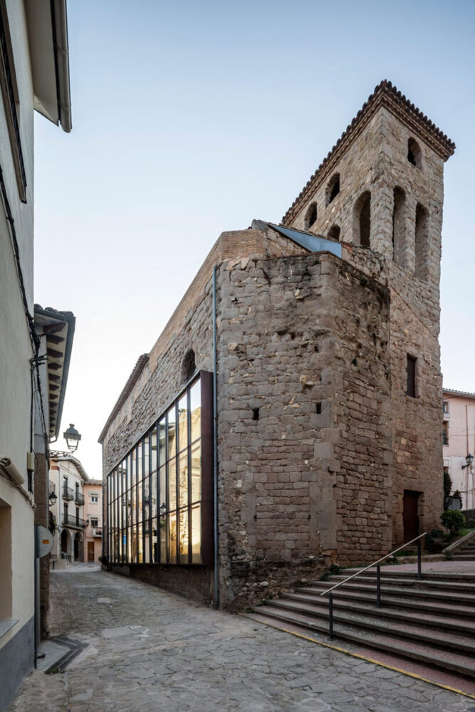 carles enrich transforms santa eulàlia church into performing arts center