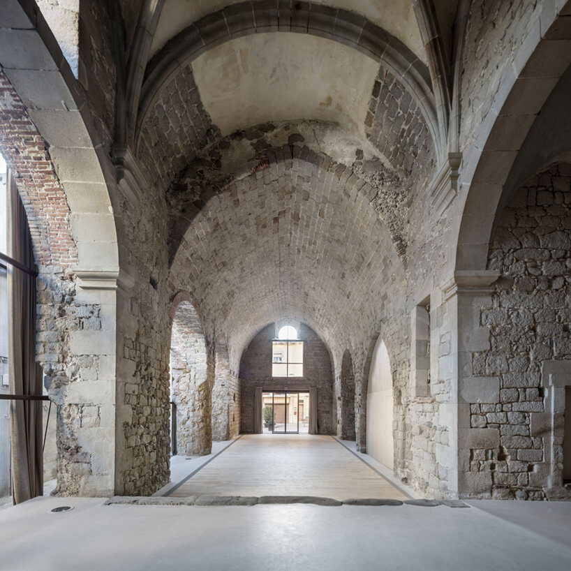 carles enrich transforms santa eulàlia church into performing arts center