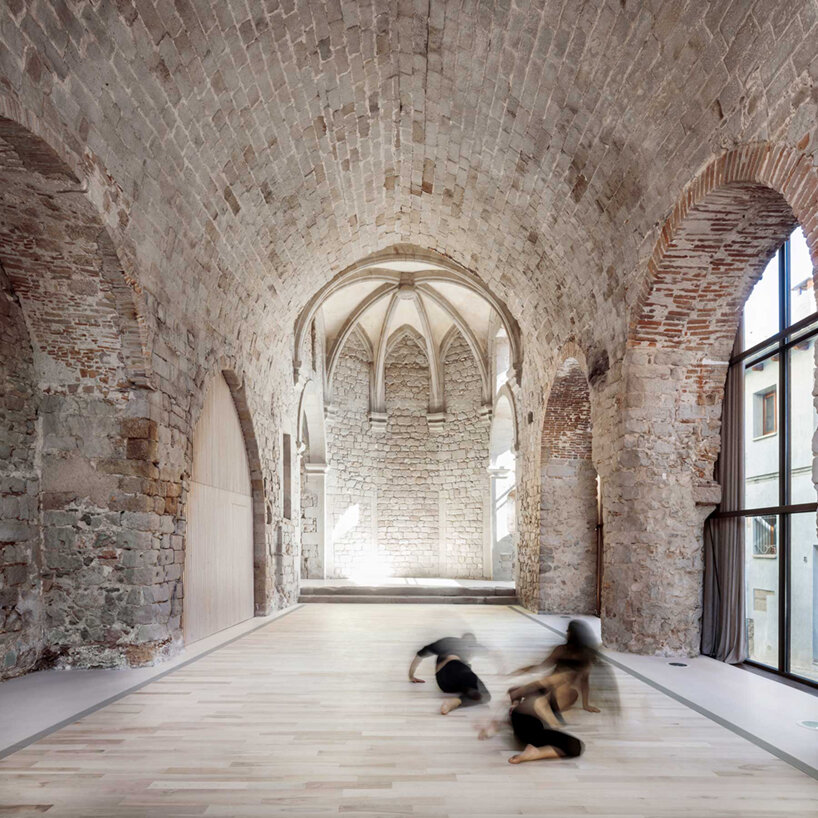 carles enrich transforms santa eulàlia church into performing arts center