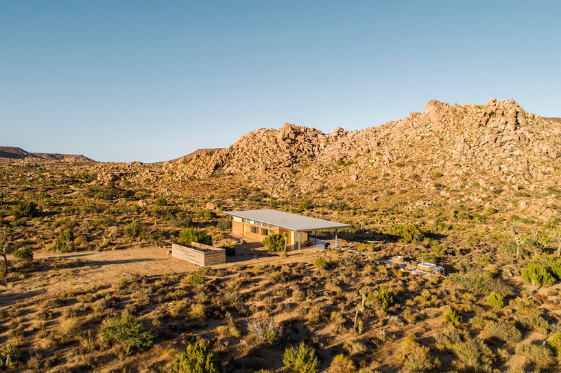 jeremy levine completes 'cowboy modern desert retreat'