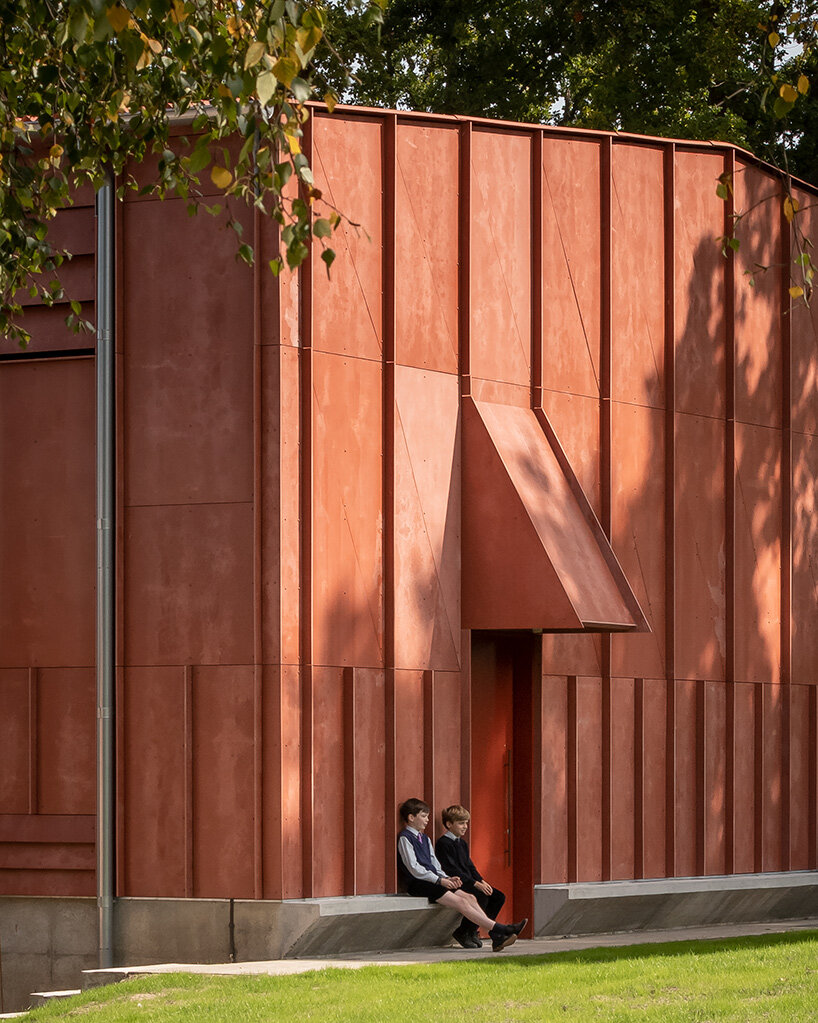 jonathan tuckey design completes 'david brownlow theatre'