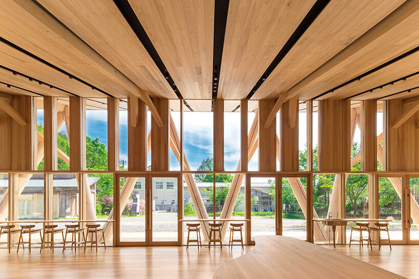 kengo kuma and associates completes 'morinos', a forest educational center in gifu