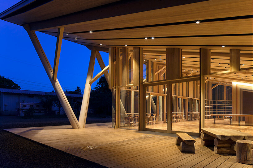 kengo kuma and associates completes 'morinos', a forest educational center in gifu