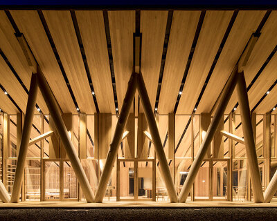 kengo kuma and associates completes 'morinos', a forest educational center in gifu