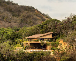 manuel cervantes connects to nature on the mexican coastline with 'punta ixtapa' dwelling